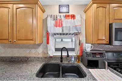 53 Peckham Street, Pawtucket, RI 02861 - Photo 3
