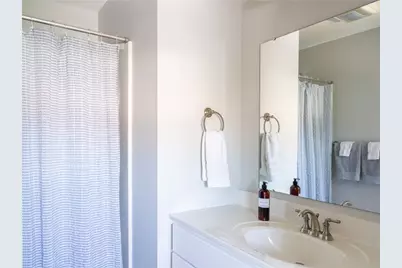 29 Crest Street, Middletown, RI 02842 - Photo 25