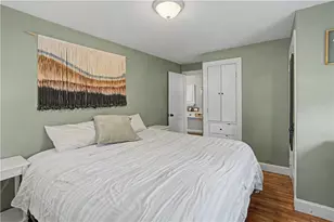 16 Edison St, Warwick, RI 02889 - Photo 7