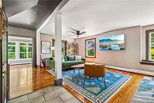 1061 Narragansett Blvd, Cranston, RI 02905 - Photo 9
