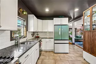1061 Narragansett Blvd, Cranston, RI 02905 - Photo 17