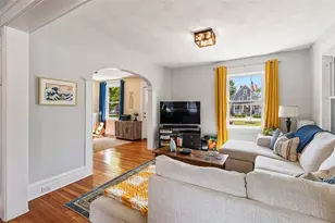 53 Edgewood Ave, Cranston, RI 02905 - Photo 5
