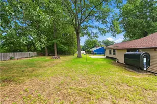 124 Chatworth Ave, Warwick, RI 02886 - Photo 29