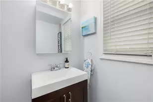 14 Stanton Ave, Narragansett, RI 02882 - Photo 17