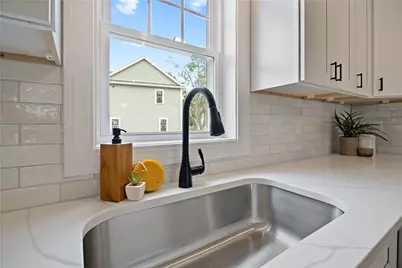 85 Croade Street, Warren, RI 02885 - Photo 9