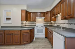 3 Thurston Ave, Newport, RI 02840 - Photo 11