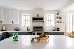 304 3rd Beach Rd, Middletown, RI 02842 - Photo 1