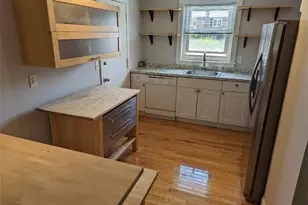 70 Carroll Ave, Newport, RI 02840 - Photo 3