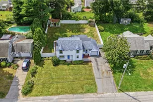35 Franconia Dr, Cranston, RI 02920 - Photo 3