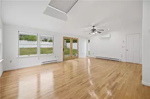 35 Franconia Dr, Cranston, RI 02920 - Photo 9