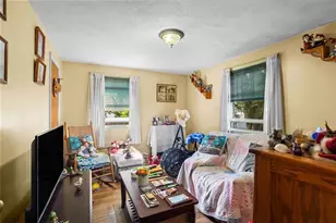 7 Sherwood Ave, Coventry, RI 02816 - Photo 17
