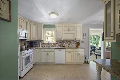 8 Eastward Drive, Lincoln, RI 02865 - Photo 3