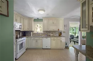 8 Eastward Dr, Lincoln, RI 02865 - Photo 3