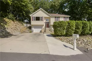37 Gem St, North Providence, RI 02904 - Photo 3