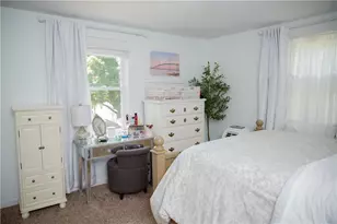 44 Maxwell Dr, North Kingstown, RI 02852 - Photo 5
