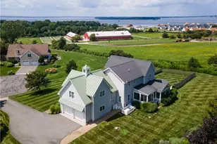 57 Strawberry Ln, Portsmouth, RI 02871 - Photo 3