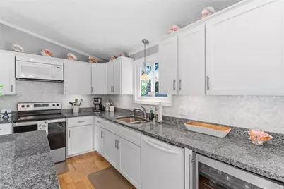 9 Therese Street, Narragansett, RI 02882 - Photo 5
