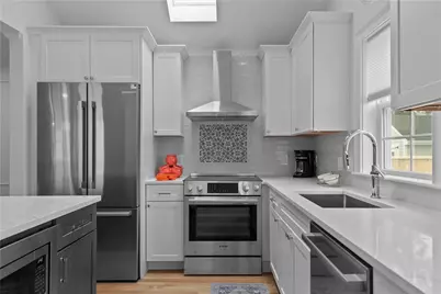 34 East Bowery Street, Newport, RI 02840 - Photo 11