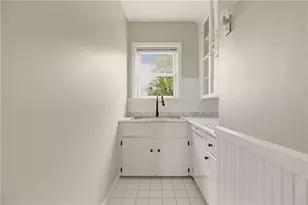 29 Prospect St, Bristol, RI 02809 - Photo 9