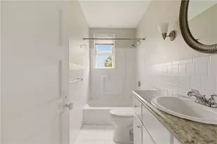 29 Prospect St, Bristol, RI 02809 - Photo 7