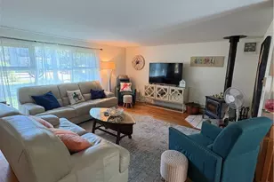 384 Holly Road Rd, South Kingstown, RI 02879 - Photo 3