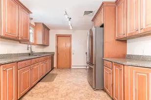 91 Torrington Dr, Warwick, RI 02889 - Photo 5