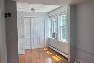 101 Rutherglen Ave, Providence, RI 02907 - Photo 9