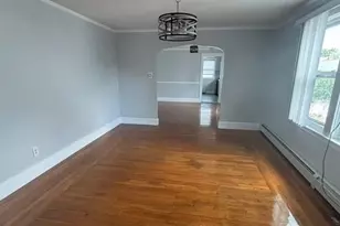 101 Rutherglen Ave, Providence, RI 02907 - Photo 7