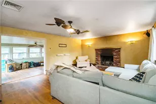 27 Lydick Ave, Warwick, RI 02888 - Photo 3