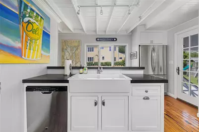 36 Riverside Avenue, Portsmouth, RI 02871 - Photo 11