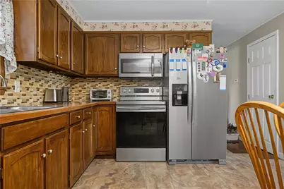 69 Thomas Street, Woonsocket, RI 02895 - Photo 9