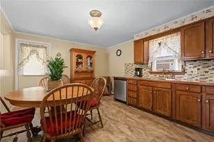 69 Thomas St, Woonsocket, RI 02895 - Photo 7