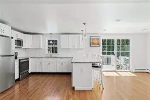 109 Terre Mar Dr, North Kingstown, RI 02852 - Photo 9