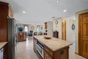 5 Lauretta Ln, Lincoln, RI 02865 - Photo 9