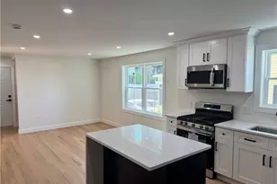 11 Brinkley St, Providence, RI 02909 - Photo 9