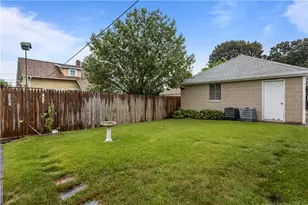 33 Hillcrest Ave, Pawtucket, RI 02860 - Photo 35
