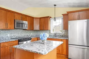 39 President Dr, Narragansett, RI 02882 - Photo 13
