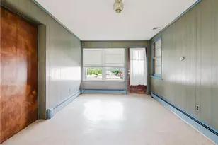 200 Budlong Rd, Cranston, RI 02920 - Photo 9