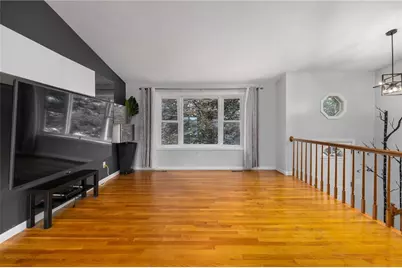 34 Queen Street, Cranston, RI 02920 - Photo 15