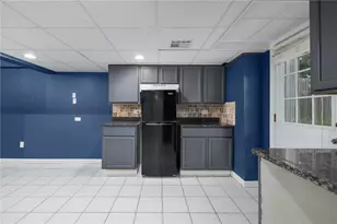 34 Queen St, Cranston, RI 02920 - Photo 33