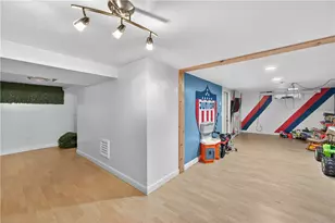 21 Rufus St, Pawtucket, RI 02860 - Photo 11