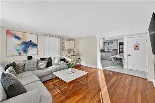 21 Rufus St, Pawtucket, RI 02860 - Photo 3