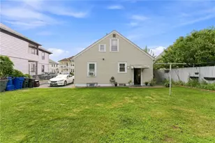 106 John St, Pawtucket, RI 02861 - Photo 5