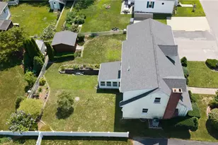 327 England St, Cumberland, RI 02864 - Photo 35