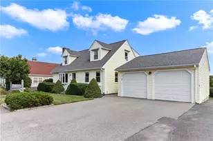 327 England St, Cumberland, RI 02864 - Photo 3