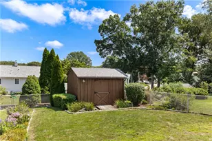 327 England St, Cumberland, RI 02864 - Photo 29