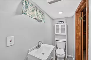 24 Crane St, Warwick, RI 02889 - Photo 27