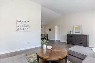 136 Hope Hill Terrace, Cranston, RI 02921 - Photo 9