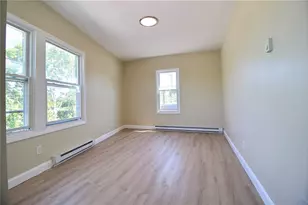 33 Railroad Ave, Westerly, RI 02891 - Photo 5