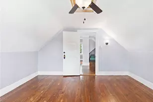 1059 Narragansett Blvd, Cranston, RI 02905 - Photo 45